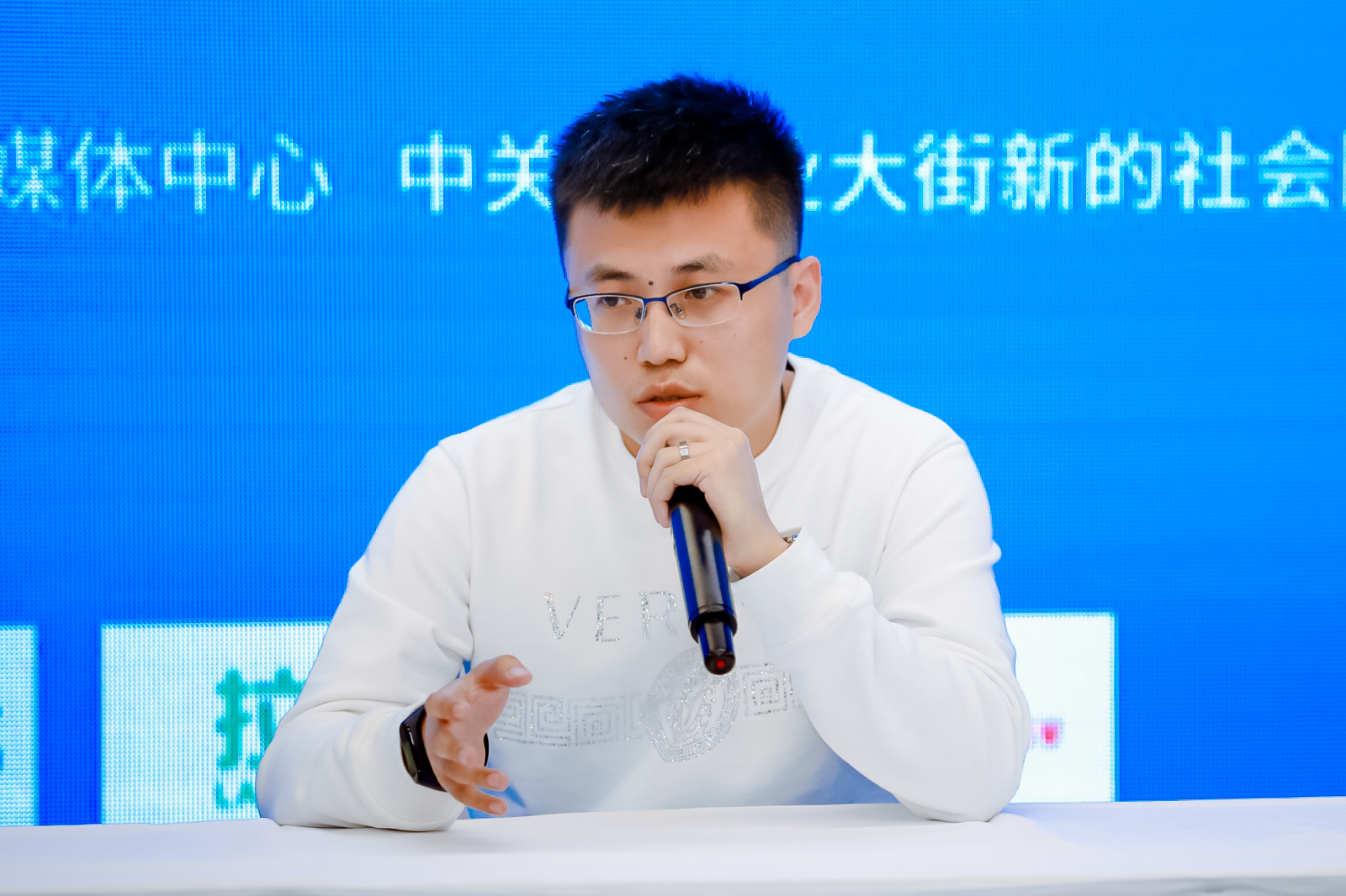 shuangc3.jpg